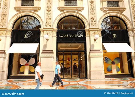 lv store milan|louis vuitton milano store.